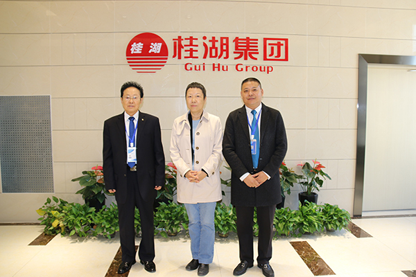 热烈欢迎中国建筑防水协会苗燕副会长一行走访尊时凯龙人生就博集团